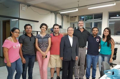 LAMAV´s group and Professor Inoue in the LAMAV´s students room at Federal University of São Carlos.